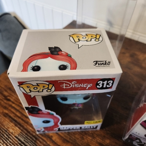 Disney Funko Pop Dapper Sally and Dapper Jack Skellington - Picture 8 of 14